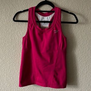 Brooks sports bra tank in magenta size small. Integrated pocket in back.